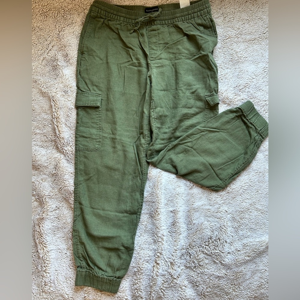 BANANA REPUBLIC WOMEN’S CARGO PANTS
